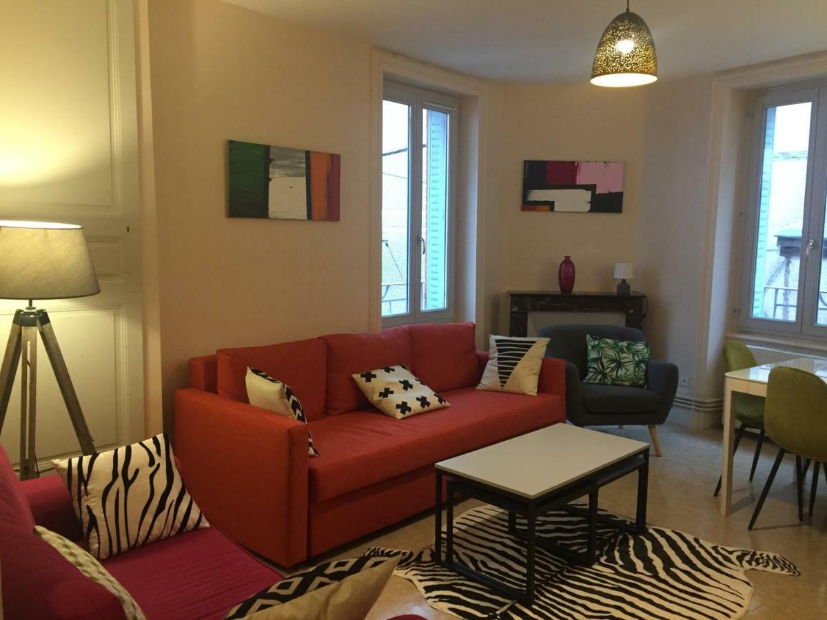 Cap Coutellerie - Sejours Pros Ou Familles En Hypercentre De Thiers Apartment Exterior photo